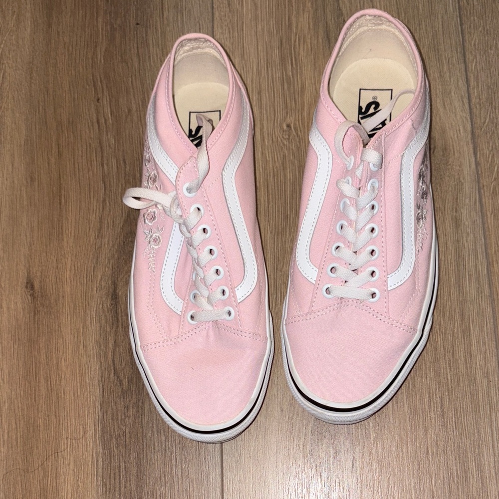 Vans Old Skool sneakers in Pink. Size euro 43